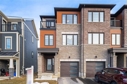 39 Baskett St, Brantford, ON, N3T0W5 | Card Image