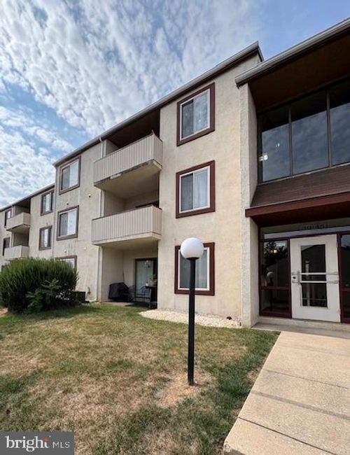 30 Greenwood Rd, YORK, PA, 17404-5067 | Card Image