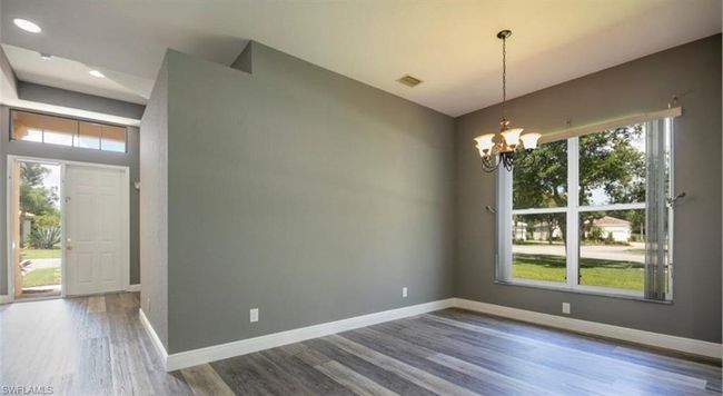397 Harvard Ct, House other with 3 bedrooms, 2 bathrooms and 2 parking in NAPLES FL | Image 8