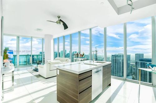 5301-888 Biscayne Blvd, Miami, FL, 33132-1555 | Card Image