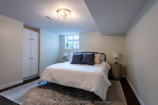 4062 Bluepoint Dr, House other with 3 bedrooms, 3 bathrooms and 4 parking in Town Of Plympton Wyoming ON | Image 37