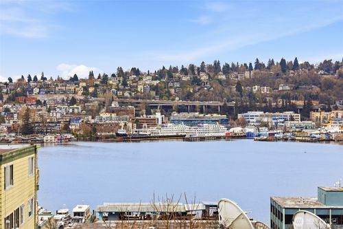 apt-4-1758 Dexter Ave N, Seattle, WA, 98109-3026 | Card Image