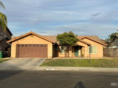 2102 Romolo St, Delano, CA, 93215-9103 | Card Image