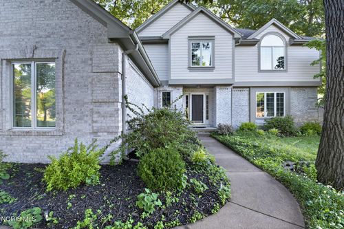 9114 Oak Valley Rd, Holland, OH, 43528-9221 | Card Image