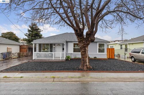 251 251 Aviador, Millbrae, CA, 94030 | Card Image