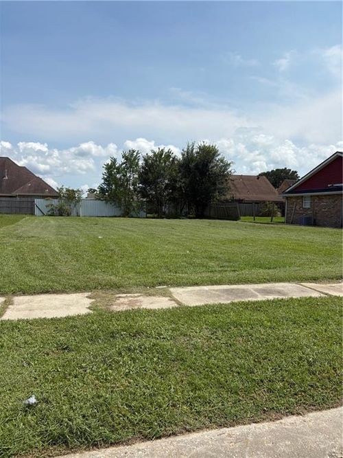 3020 Lakewood Dr, Violet, LA, 70092-3710 | Card Image