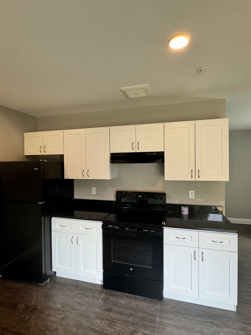 101-50 Monarch Way, Portsmouth, NH, 03801 | Card Image