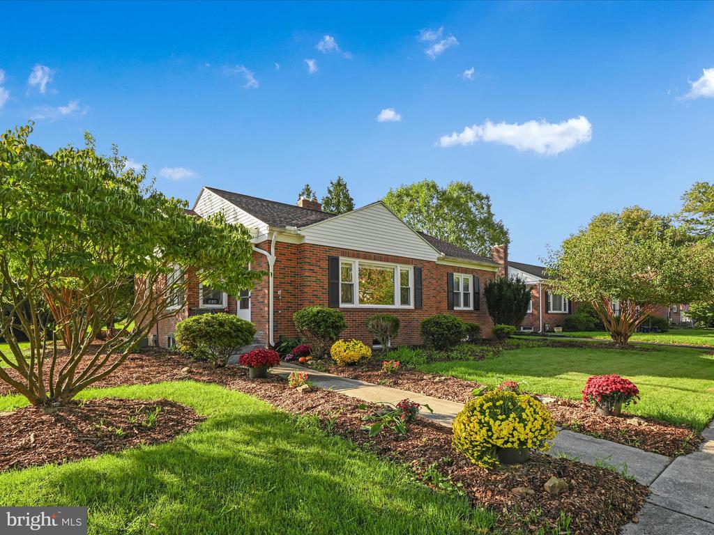 Robin Rd, Lebanon, PA 17042