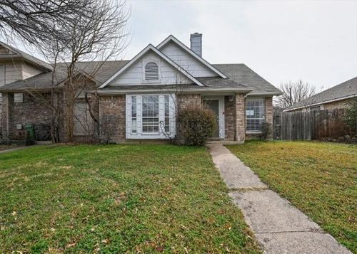 6611 Olivewood Dr, Arlington, TX, 76001-7819 | Card Image