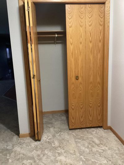 FOYER CLOSET | Image 3