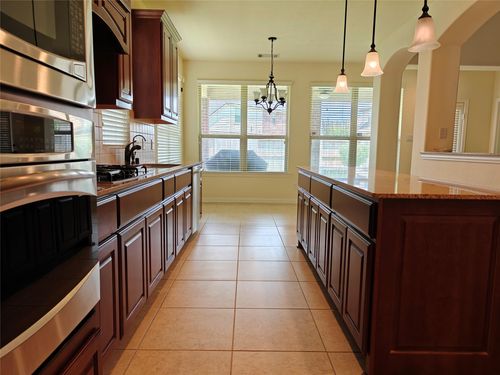 5551 Twin Rivers Ln, Sugar Land, TX, 77479-7129 | Card Image