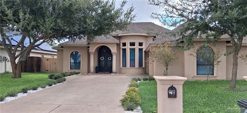 911 Red River St, Mission, TX, 78572-8360 | Card Image