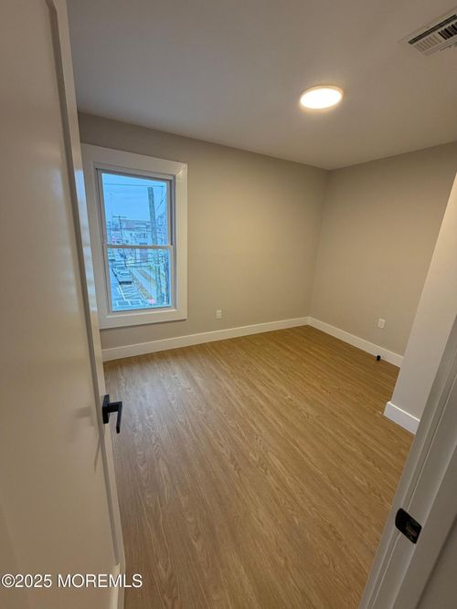 1-142 State St, Perth Amboy, NJ, 08861-4695 | Card Image