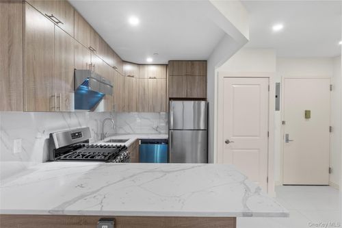 11c-124-28 Queens Blvd, Kew Gardens, NY, 11415 | Card Image