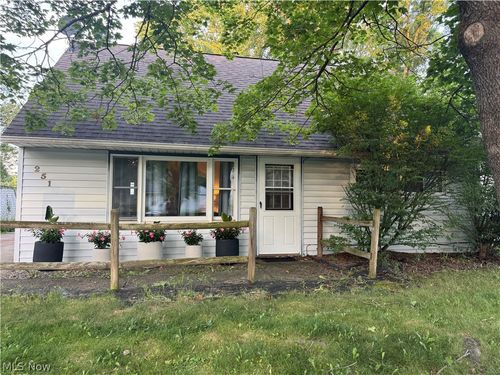 251 Idlewood Rd, Youngstown, OH, 44515-2831 | Card Image