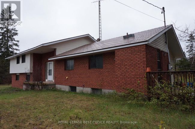 994328 Highway 11, House other with 4 bedrooms, 4 bathrooms and 6 parking in Cobalt ON | Image 4
