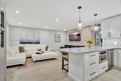 285-285 Ventnor S, Deerfield Beach, FL, 33442-2466 | Card Image