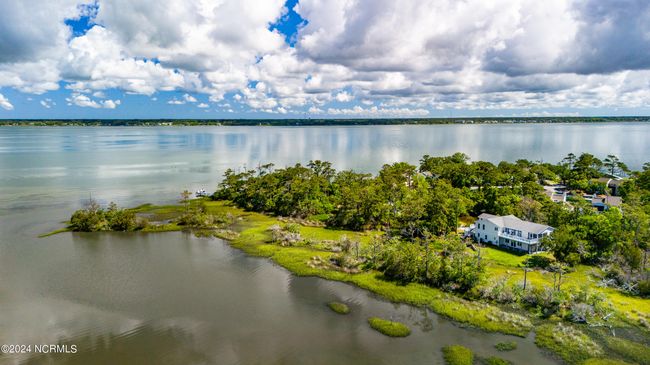 5 West Ct, House other with 6 bedrooms, 5 bathrooms and 1 parking in Pine Knoll Shores NC | Image 61
