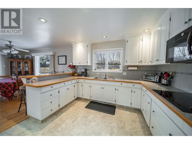 7333 George Rd, House other with 3 bedrooms, 3 bathrooms and 2 parking in Jaffray BC | Image 16