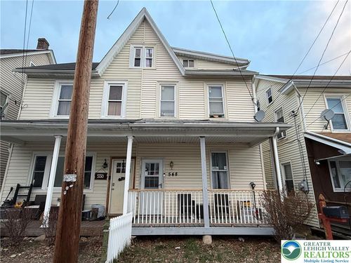 548 W Franklin St, Slatington, PA, 18080-1607 | Card Image