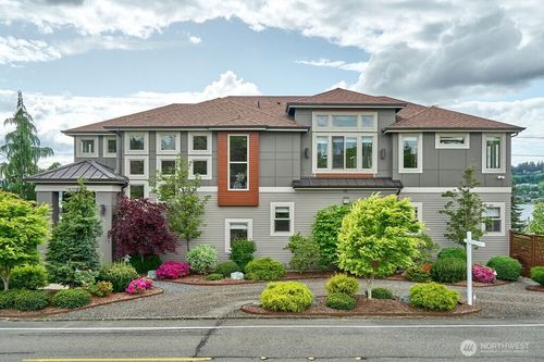 3319 Burnett Ave N, Renton, WA, 98056-1930 | Card Image