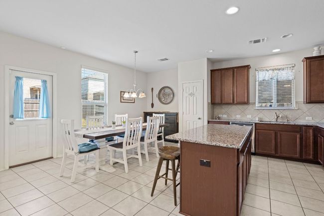 11720 Amber Stream Ln, House other with 4 bedrooms, 3 bathrooms and 3 parking in Manor TX | Image 9