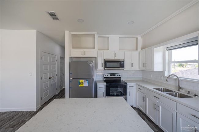3 - 1106 Cooper Ln, Condo with 2 bedrooms, 2 bathrooms and 1 parking in San Juan TX | Image 7