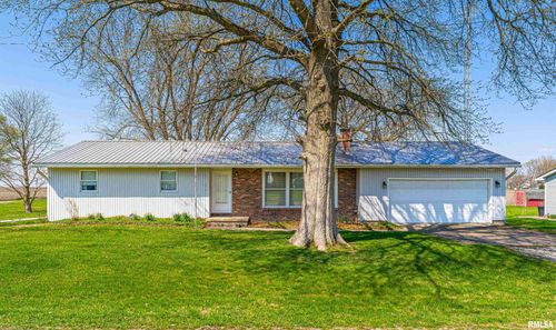 101 N Maple St, Chestnut, IL, 62518-6001 | Card Image