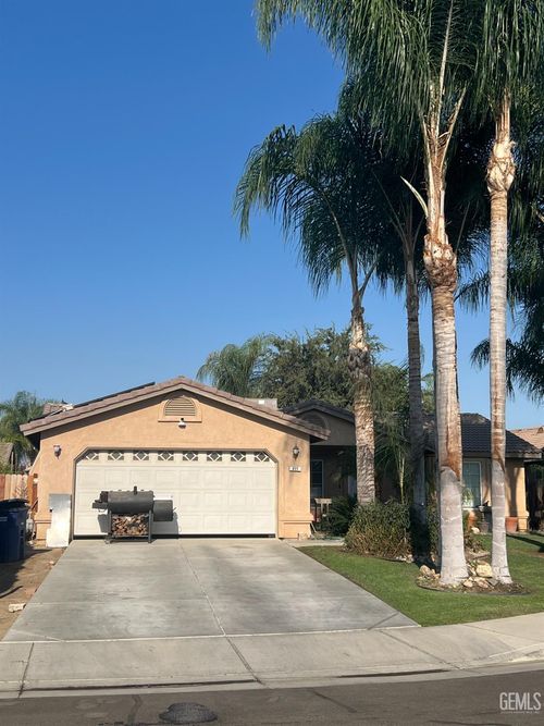 805 Price St, Mc Farland, CA, 93250-1083 | Card Image