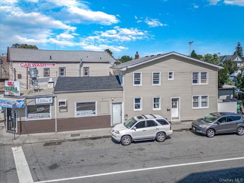 6 E E Barclay St, Hicksville, NY, 11801-1302 | Card Image