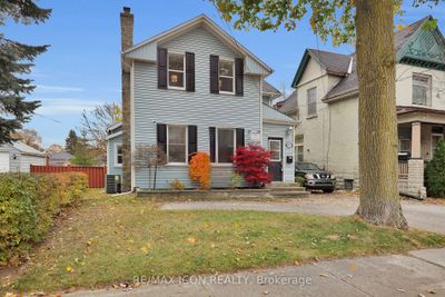 905 Dufferin Ave, House other with 2 bedrooms, 1 bathrooms and 2 parking in London ON | Image 1