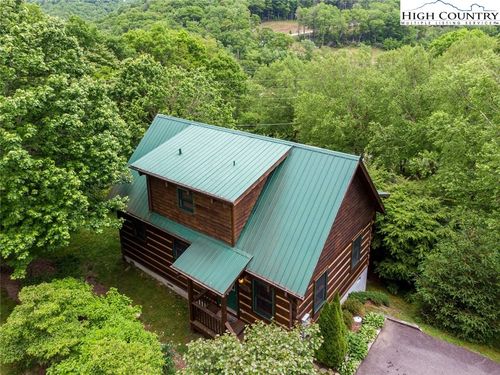 200 Apple Ridge Ln, Blowing Rock, NC, 28605-9861 | Card Image