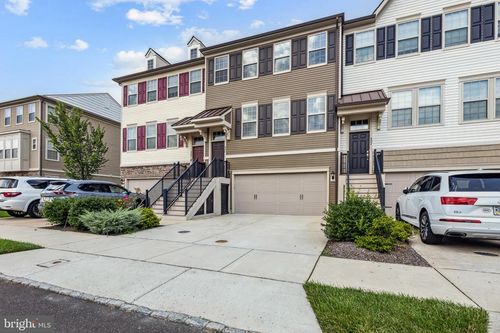 490 Rowan St, WARMINSTER, PA, 18974-5229 | Card Image