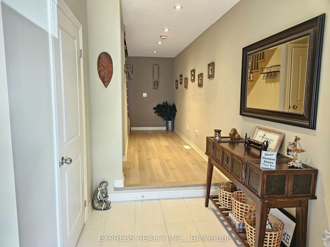 279 Moody Dr, House attached with 3 bedrooms, 3 bathrooms and 2 parking in Kleinburg ON | Image 7