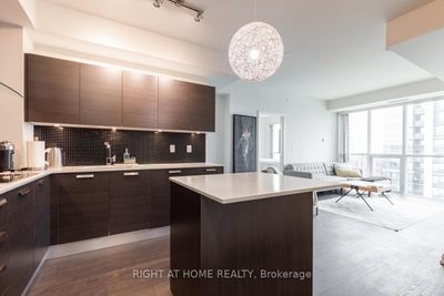 3001 - 9 Bogert Ave, Condo with 1 bedrooms, 2 bathrooms and 1 parking in North York ON | Image 1