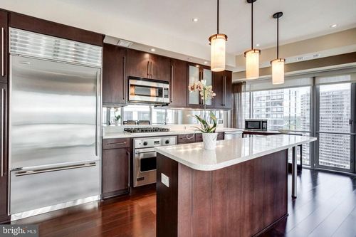 2505-1111 19th St N, ARLINGTON, VA, 22209-1729 | Card Image