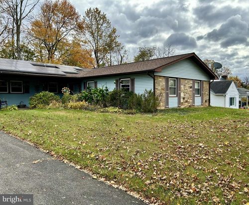 31 Traynor Ln, Willingboro, NJ, 08046-3804 | Card Image