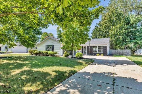 227 W Parkway Dr, Madison, OH, 44057-3264 | Card Image
