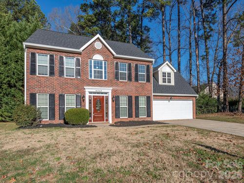 6203 Forest Pond Dr, Charlotte, NC, 28262-4225 | Card Image
