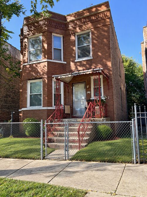 730 N Troy St, Chicago, IL, 60612-1034 | Card Image