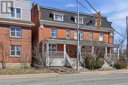 778 Wellington St E, Sault Ste Marie, ON, P6A2N1 | Card Image