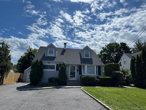 277 Jackson Ave, Syosset, NY, 11791-4121 | Card Image