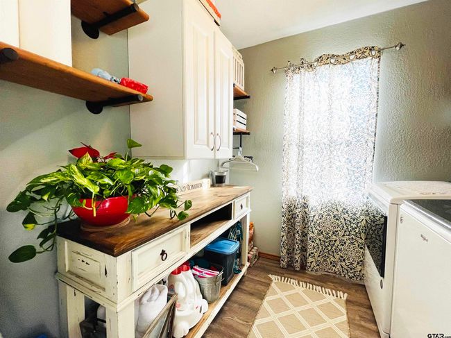 902 S Florey Ave, House other with 3 bedrooms, 2 bathrooms and null parking in Mt Pleasant TX | Image 13
