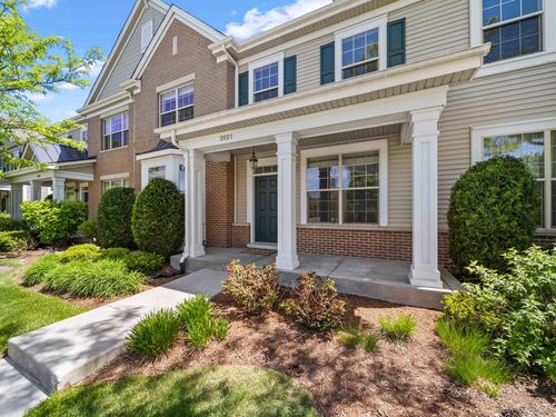 2021 Dauntless Dr, Glenview, IL, 60026-6811 | Card Image
