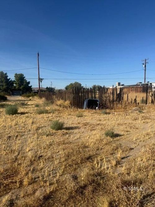 1333 Boston, Ridgecrest, CA, 93555 | Card Image