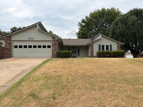 3010 Riverbend Dr, Fort Smith, AR, 72903-5322 | Card Image