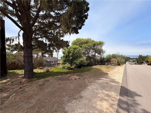 422 Weymouth St, Cambria, CA, 93428-2334 | Card Image