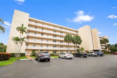 605 - 101 Se 3rd Ave, Condo with 2 bedrooms, 2 bathrooms and null parking in Dania Beach FL | Image 1