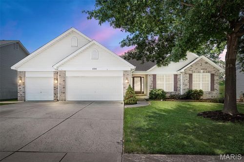 226 Charging Bear Dr, Wentzville, MO, 63385-3538 | Card Image