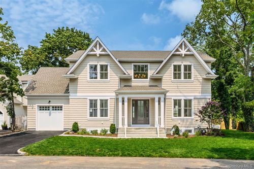 24 Lorraine Ct, Northport, NY, 11768-3142 | Card Image